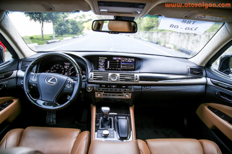 Trải nghiệm xa hoa trên Lexus LS460L tại Việt Nam Trải nghiệm xa hoa trên Lexus LS460L tại Việt Nam