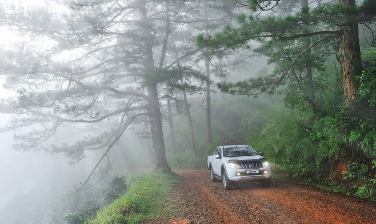 Triton trên cung đường Đà Lạt - Phan Thiết: Gã "trai tân" chịu chơi