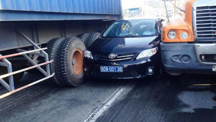 Ha ha ..xe biển xanh bị kẹp Ha ha ..xe biển xanh bị kẹp