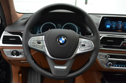 750i xDrive 2016 (16).jpeg