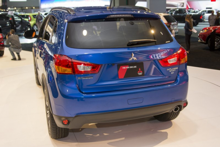 Mitsubishi Outlander Sport nâng cấp ngoại hình trong phiên bản 2016