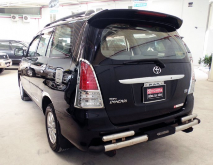 TOYOTA INNOVA 2008-02.jpg