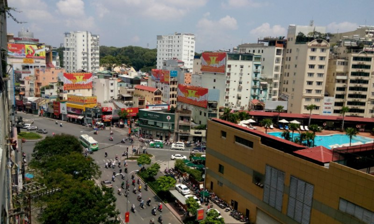 Làm gì với CH cách chợ B. Thành 500m View công viên và hồ bơi.