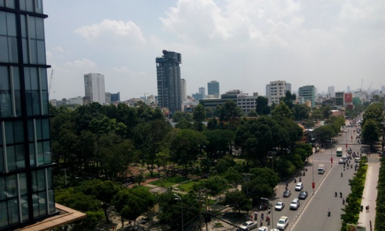 Làm gì với CH cách chợ B. Thành 500m View công viên và hồ bơi.