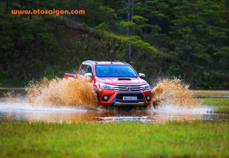 Toyota Hilux 2015: Những trải nghiệm bất ngờ Toyota Hilux 2015: Những trải nghiệm bất ngờ