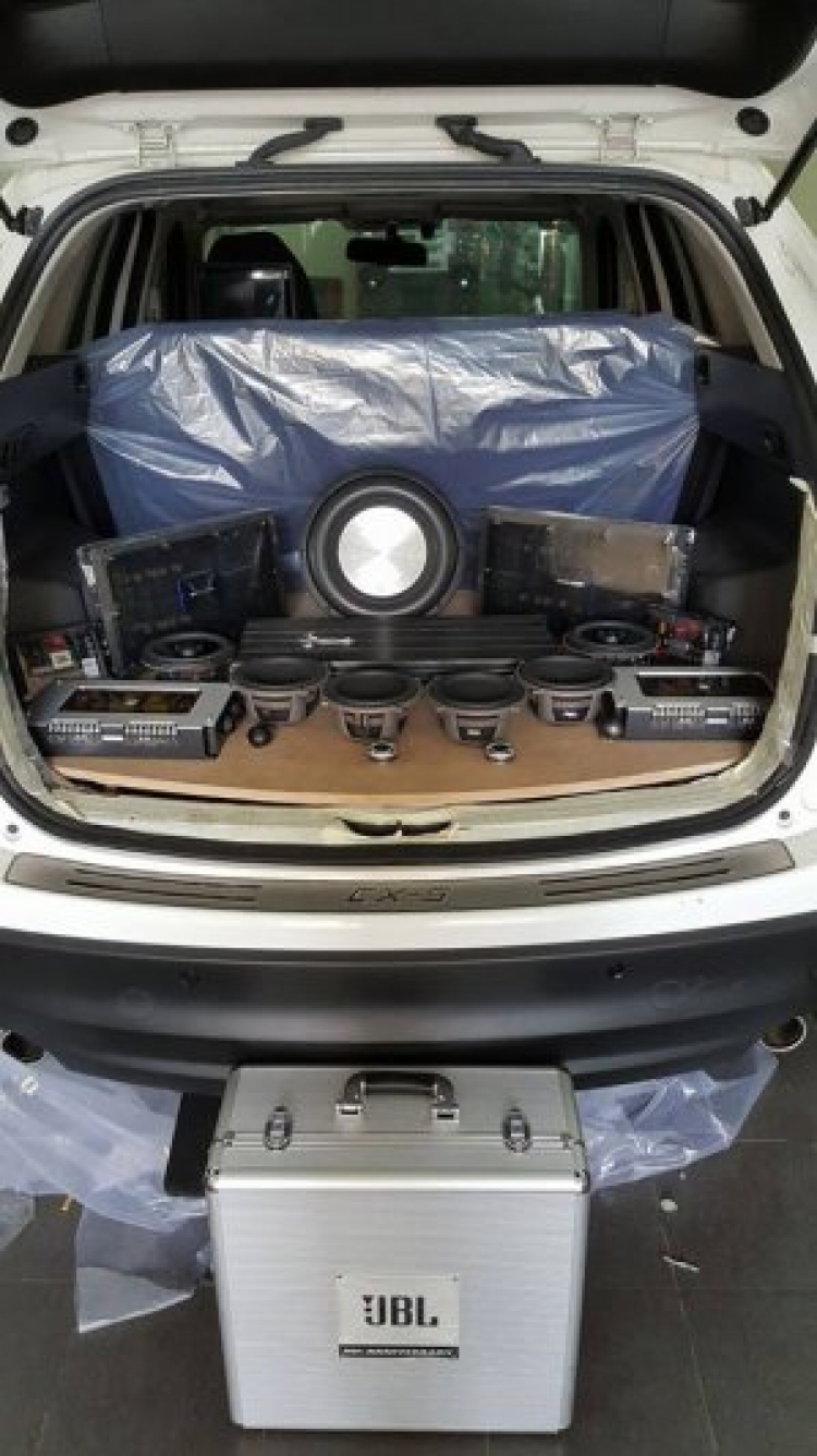 Mazda CX5 nâng cấp với dàn âm thanh siêu khủng.