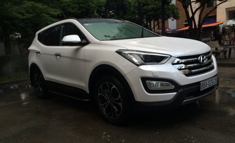 Em thấy Hyundai SantaFe 2016 "long nhong" ở Sài Gòn Em thấy Hyundai SantaFe 2016 "long nhong" ở Sài Gòn