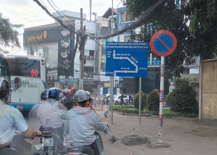 Cấm Oto đi thẳng từ Phổ Quang qua Hoàng Minh Giám