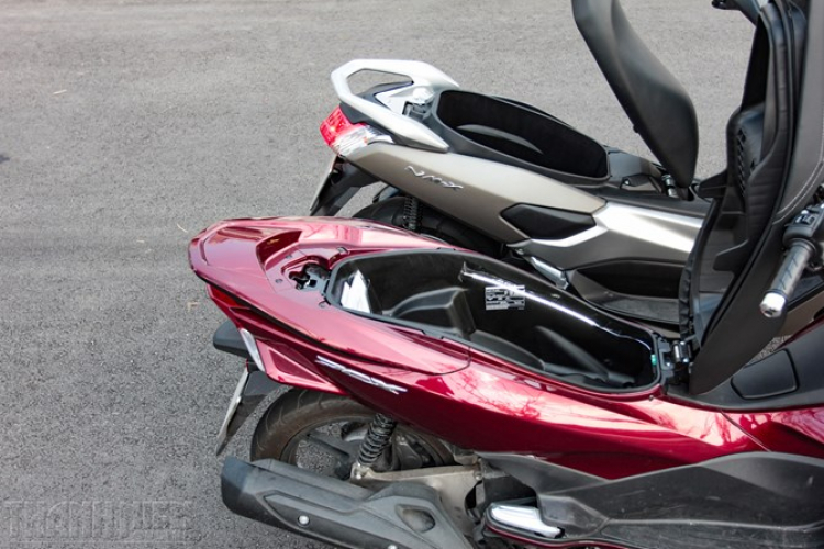 Yamaha NM-X đọ Honda PCX: Sức mạnh hay thoải mái ? Yamaha NM-X đọ Honda PCX: Sức mạnh hay thoải mái ?
