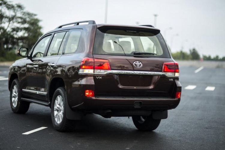 Toyota Việt Nam ra mắt Land Cruiser 2015 giá gần 3 tỷ đồng