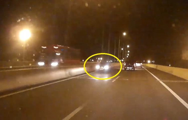 [Camera hành trình] Xe chạy ngược chiều trên cao tốc Long Thành