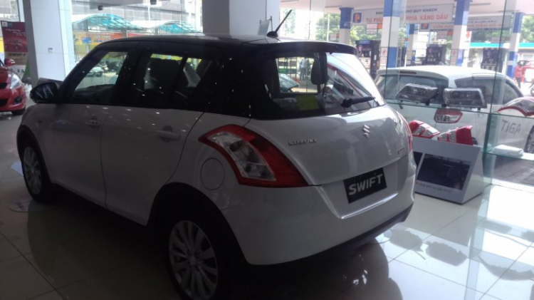 Suzuki Swift 2015 dành danh hiệu xe của năm 2015