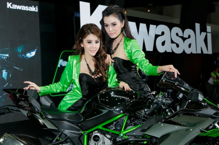 Dàn người đẹp tại triển lãm Auto Expo Thái Lan Dàn người đẹp tại triển lãm Auto Expo Thái Lan