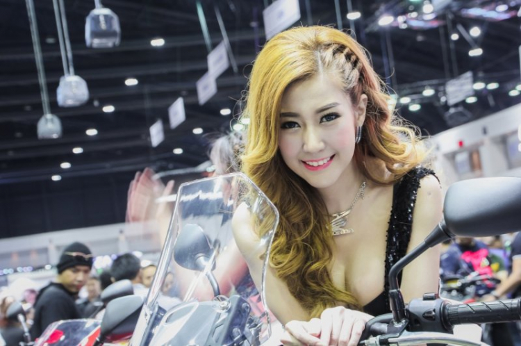 Dàn người đẹp tại triển lãm Auto Expo Thái Lan