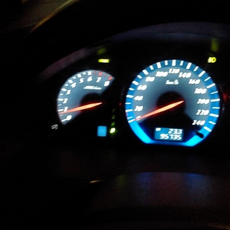 Độ vô lăng Pajero Sport có lẫy chuyển số vô lăng cho Grandis Độ vô lăng Pajero Sport có lẫy chuyển số vô lăng cho Grandis