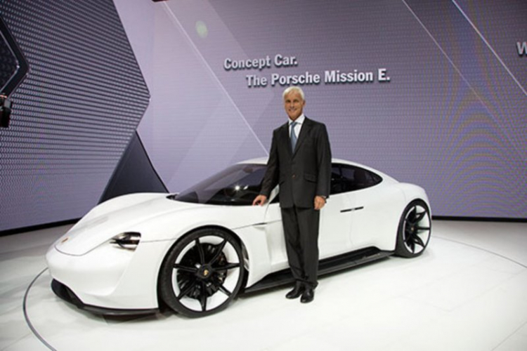 Porsche Mission E đã được “bật đèn xanh” để trình làng vào năm 2020