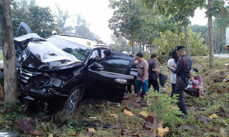 Fortuner 2016 đầu tiên gặp tai nạn trên đất Thái