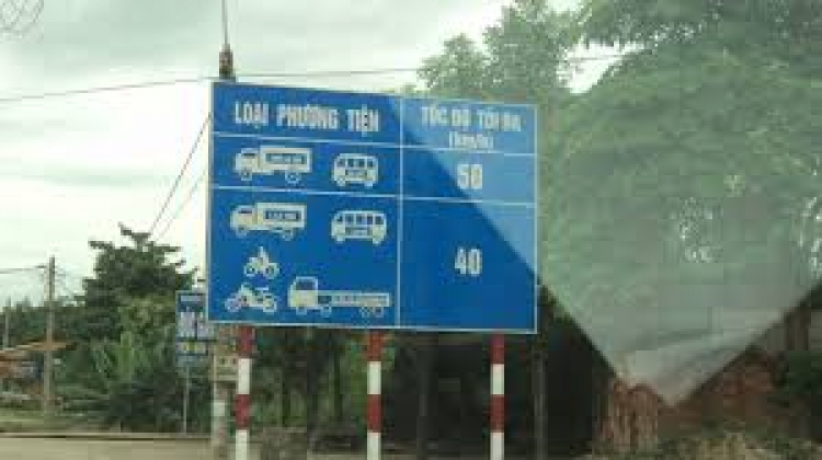Vượt phải đoạn nghĩa trang (tplx AG)