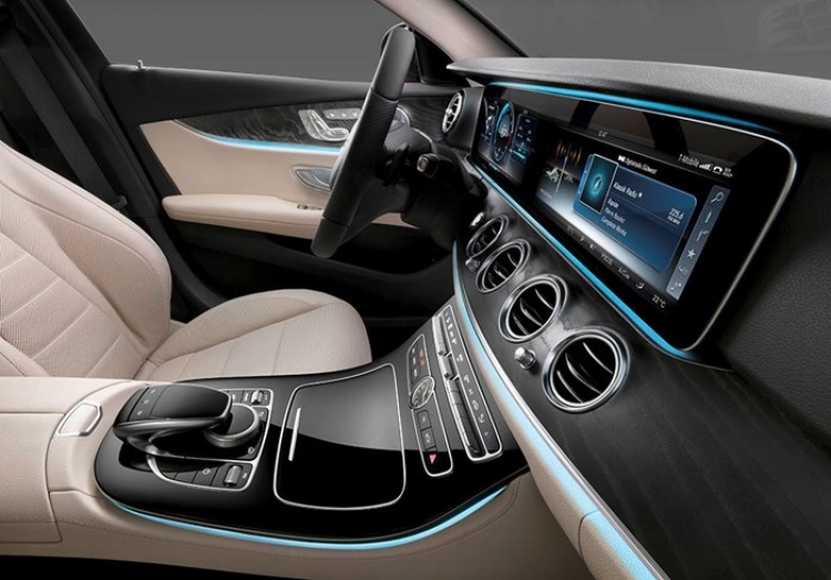 Mercedes công bố ảnh nội thất E-Class