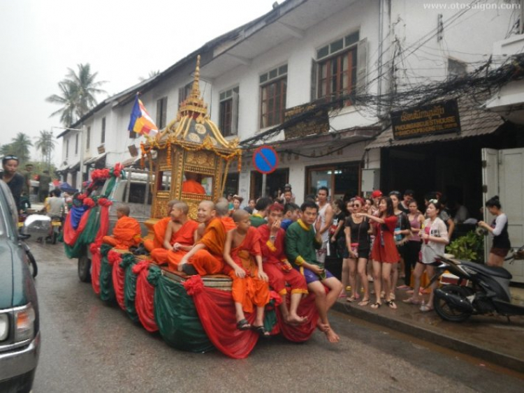 Hành trình Caravan xuyên Đông dương ăn Tết Lào  11-18/4/2016