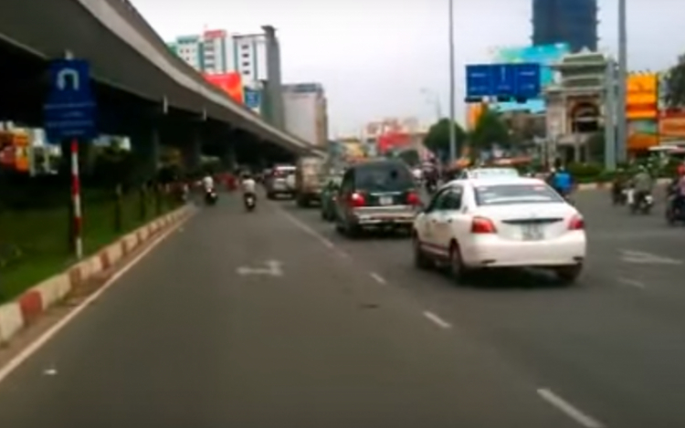 Tranh cãi vs CSGT ngã 4 Hàng Xanh...Em đi vậy đúng hay sai? Tranh cãi vs CSGT ngã 4 Hàng Xanh...Em đi vậy đúng hay sai?