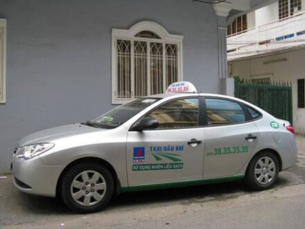 bat-giu-doi-tuong-lua-ban-phu-nu-tren-taxi.jpg