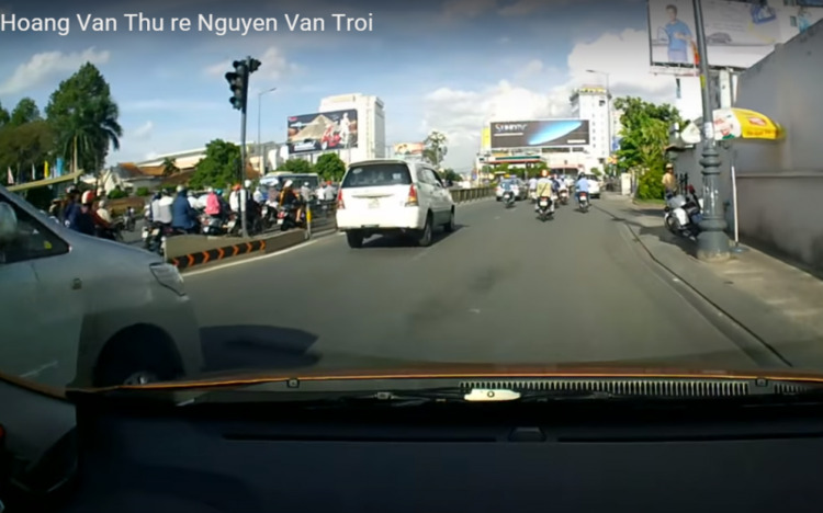 Hoàng Văn Thụ-Nguyễn Văn Trỗi không bắt xi nhan, chỉ bắt đè vạch