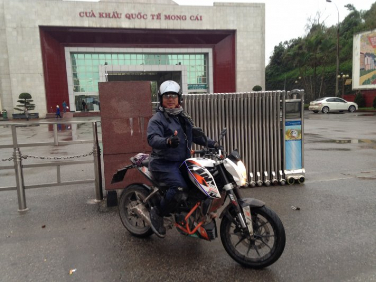Một mình phượt từ mũi Cà Mau tới Địa đầu Móng Cái bằng xe máy KTM Duker 200 Một mình phượt từ mũi Cà Mau tới Địa đầu Móng Cái bằng xe máy KTM Duker 200