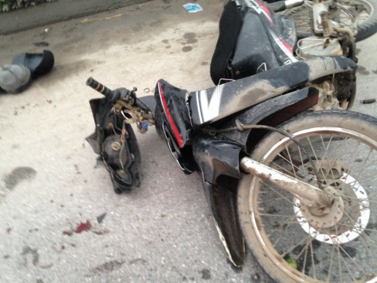 Một mình phượt từ mũi Cà Mau tới Địa đầu Móng Cái bằng xe máy KTM Duker 200 Một mình phượt từ mũi Cà Mau tới Địa đầu Móng Cái bằng xe máy KTM Duker 200