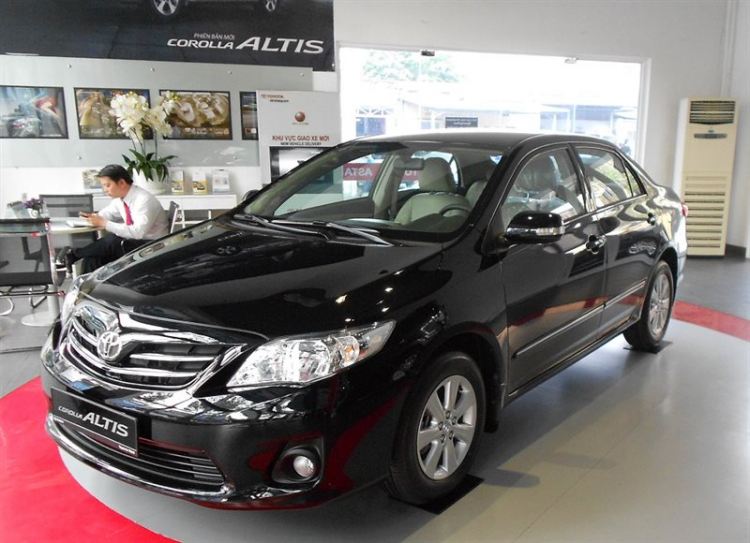 Mua xe Toyota Corolla Altis, tặng phiếu xăng 6 triệu đồng