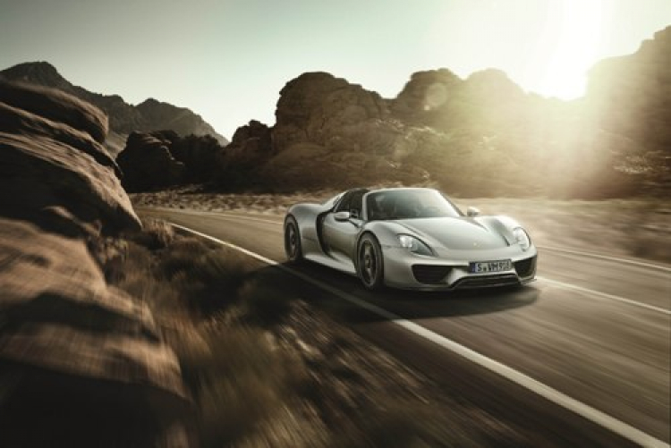 Porsche 918 Spyder nhận giải thưởng “Chiếc xe tốt nhất của năm”