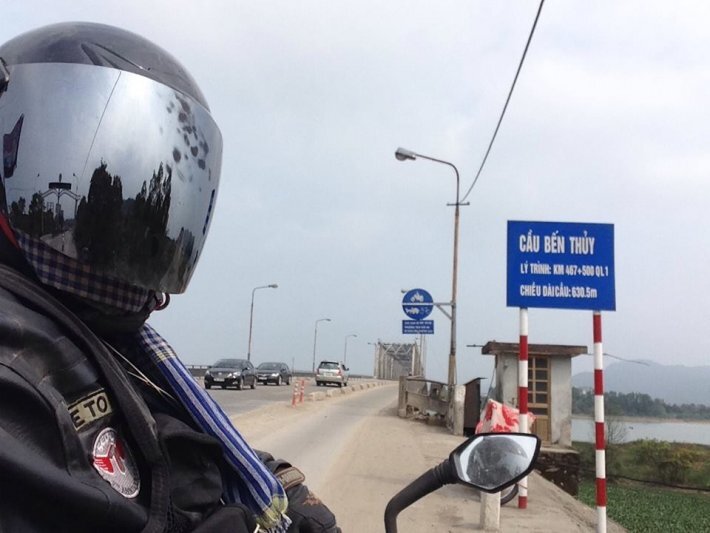 Một mình phượt từ mũi Cà Mau tới Địa đầu Móng Cái bằng xe máy KTM Duker 200 Một mình phượt từ mũi Cà Mau tới Địa đầu Móng Cái bằng xe máy KTM Duker 200