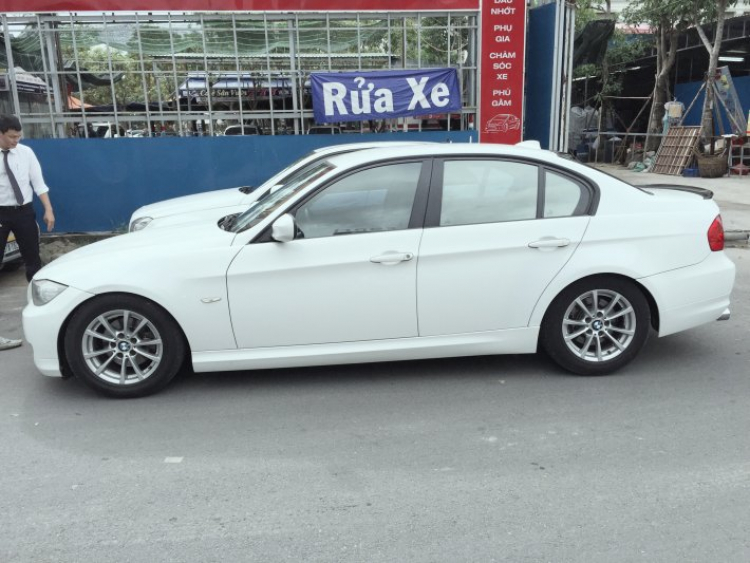 Vì sao BMW 320i 2009 "uống" tới 25l/100 km?