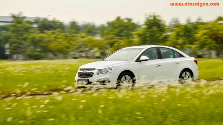 Đánh giá Chevrolet Cruze LTZ 2015: Chiếc xe đáng tiền