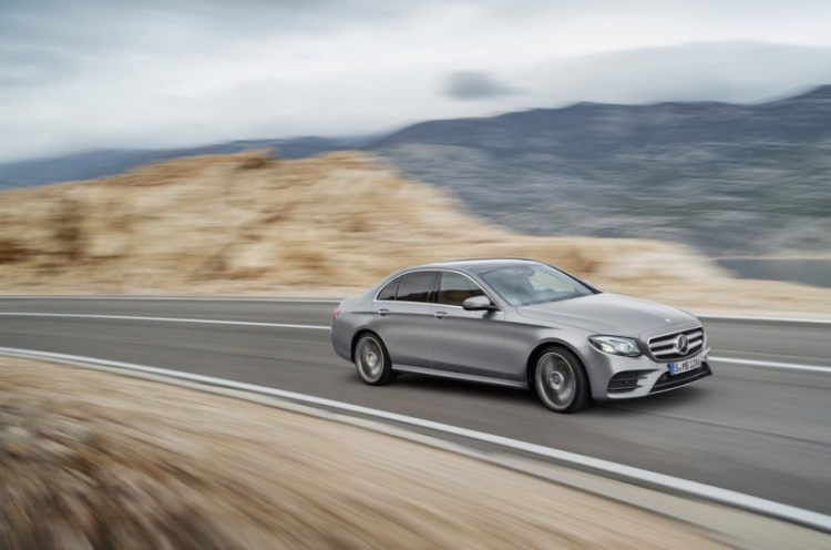 Ảnh nóng Mercedes-Benz E-Class 2017 lộ diện hoàn toàn