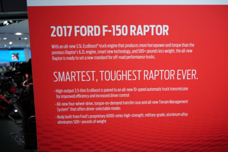 Ford công bố “quái thú” F150 SVT Raptor 2017