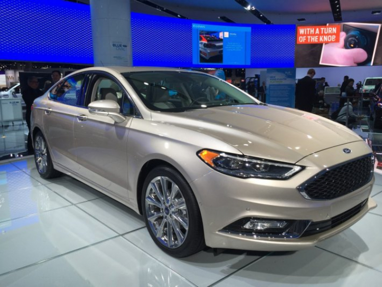 Ford Fusion 2017 - Ford tự tin đánh bại Toyota Camry, Honda Accord