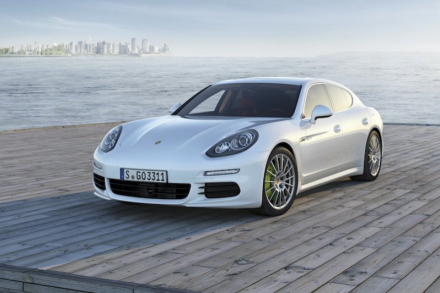 2015-porsche-panamera_100474065_h.jpg