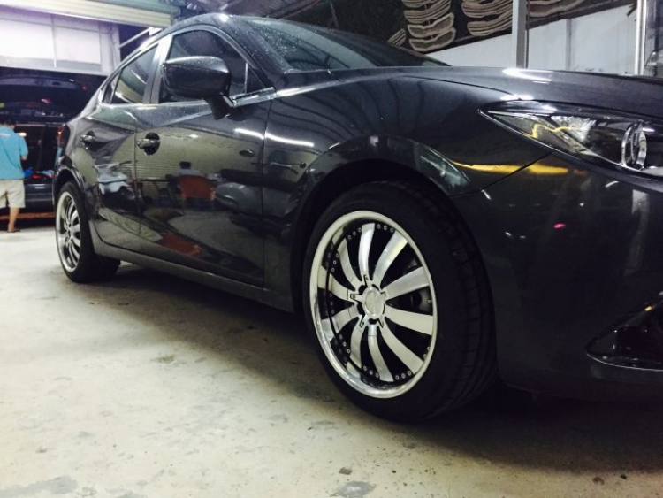 Quá trình nâng cấp Mazda3 của Thần Đèn tại khactrungoto. Quá trình nâng cấp Mazda3 của Thần Đèn tại khactrungoto.