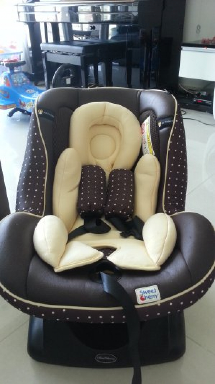 Ghế ngồi ô tô cho F1 dịp tết