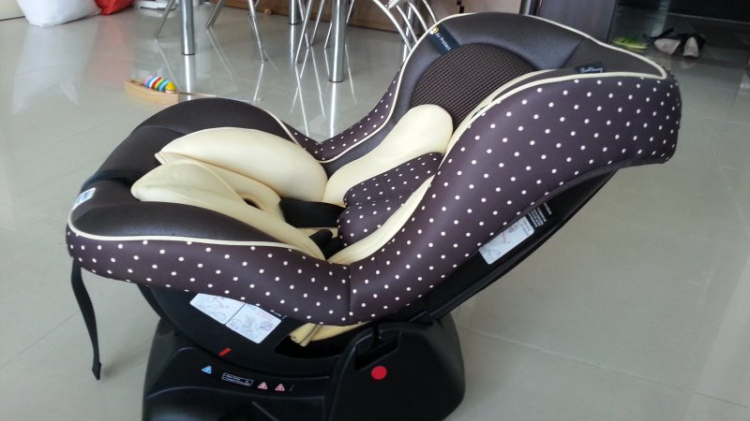 Ghế ngồi ô tô cho F1 dịp tết