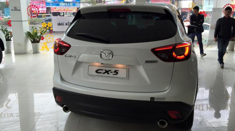 Cận cảnh Mazda CX-5 2016 tại đại lý ở Hà Nội