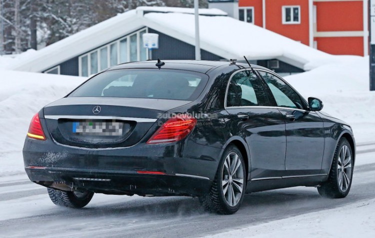 Mercedes-Benz S-Class 2018 chạy thử giữa trời tuyết