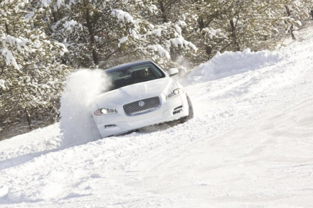 2013-jaguar-xj-awd-all-wheel-drive-montreal-mecaglisse.jpg