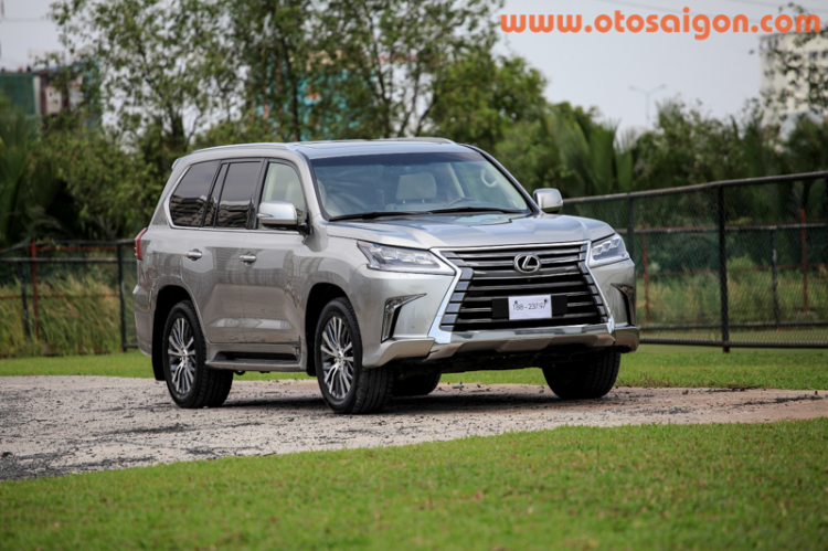 Cận cảnh SUV sang trọng Lexus LX570 2016 tại Việt Nam