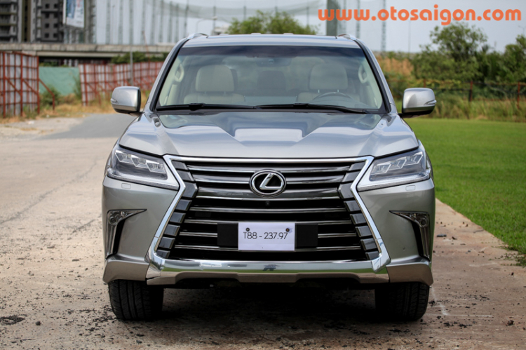 Cận cảnh SUV sang trọng Lexus LX570 2016 tại Việt Nam