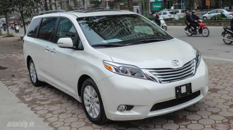 Toyota Sienna Limited AWD 2016 giá hơn 3,2 tỷ đồng tại Việt Nam