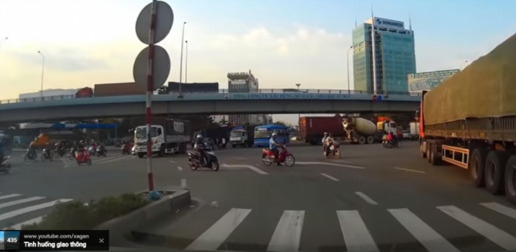 NGÃ TƯ VŨNG TÀU THAY ĐỔI BIỂN 411 VÀ VẠCH KẺ ĐƯỜNG NGÃ TƯ VŨNG TÀU THAY ĐỔI BIỂN 411 VÀ VẠCH KẺ ĐƯỜNG