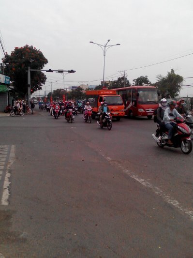 Trên từng cây số Trên từng cây số