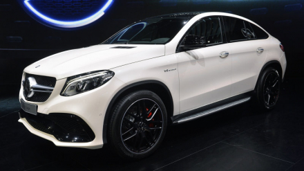 01-2016-mercedes-amg-gle-63-coupe-detroit.jpg